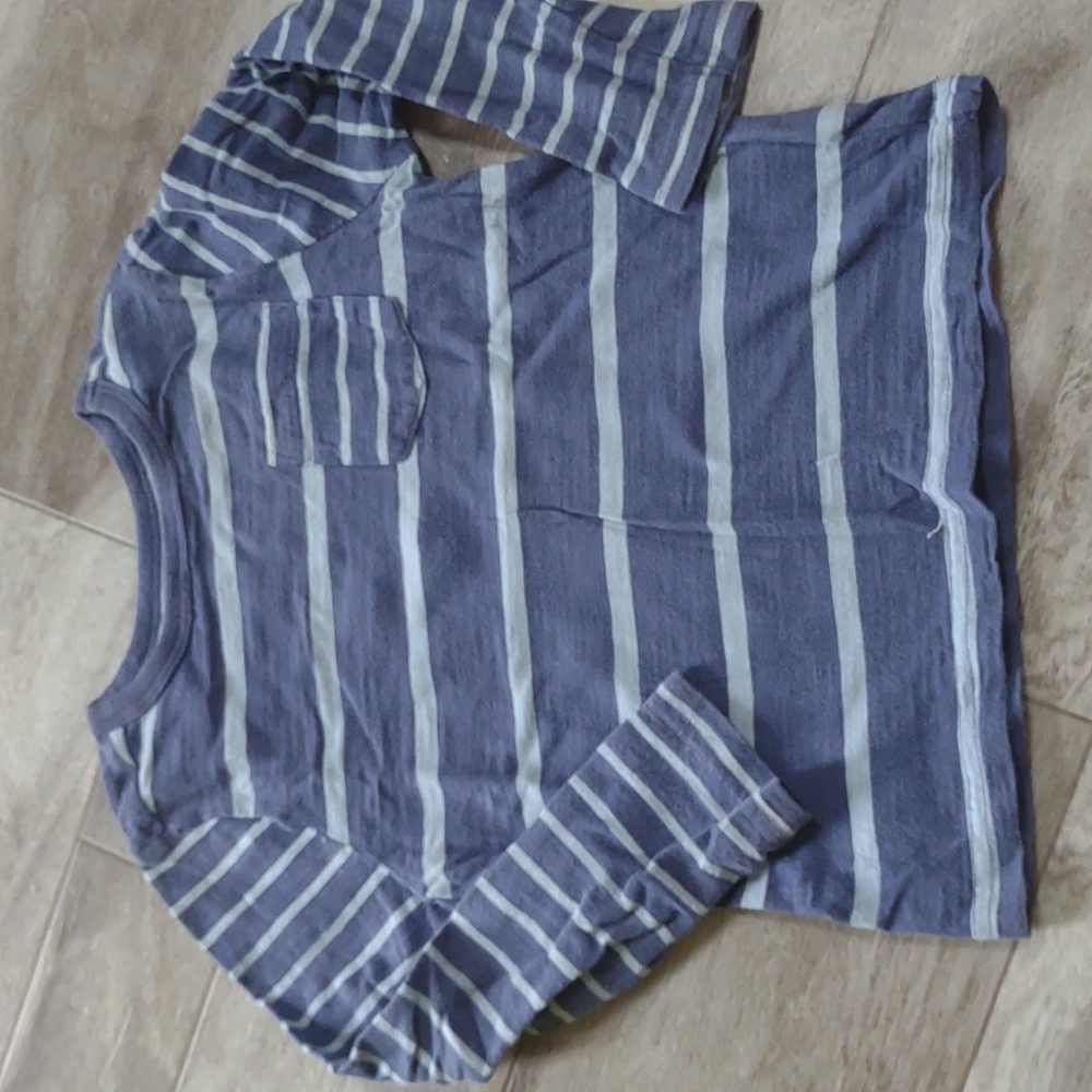 Boys 3T blue and gray long sleeve t- shirt.